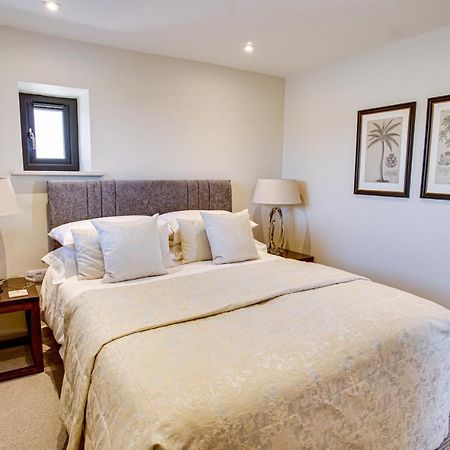 Shore Hotel Port Saint Mary Εξωτερικό φωτογραφία